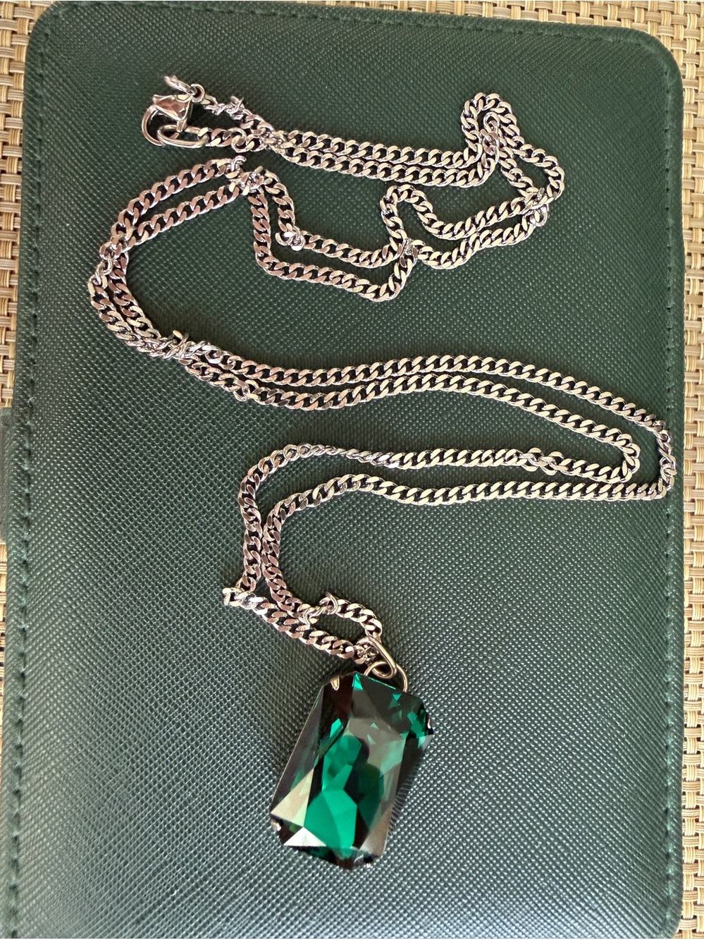 Swarovski crystal pendant with stainless steel chain (emerald color)
